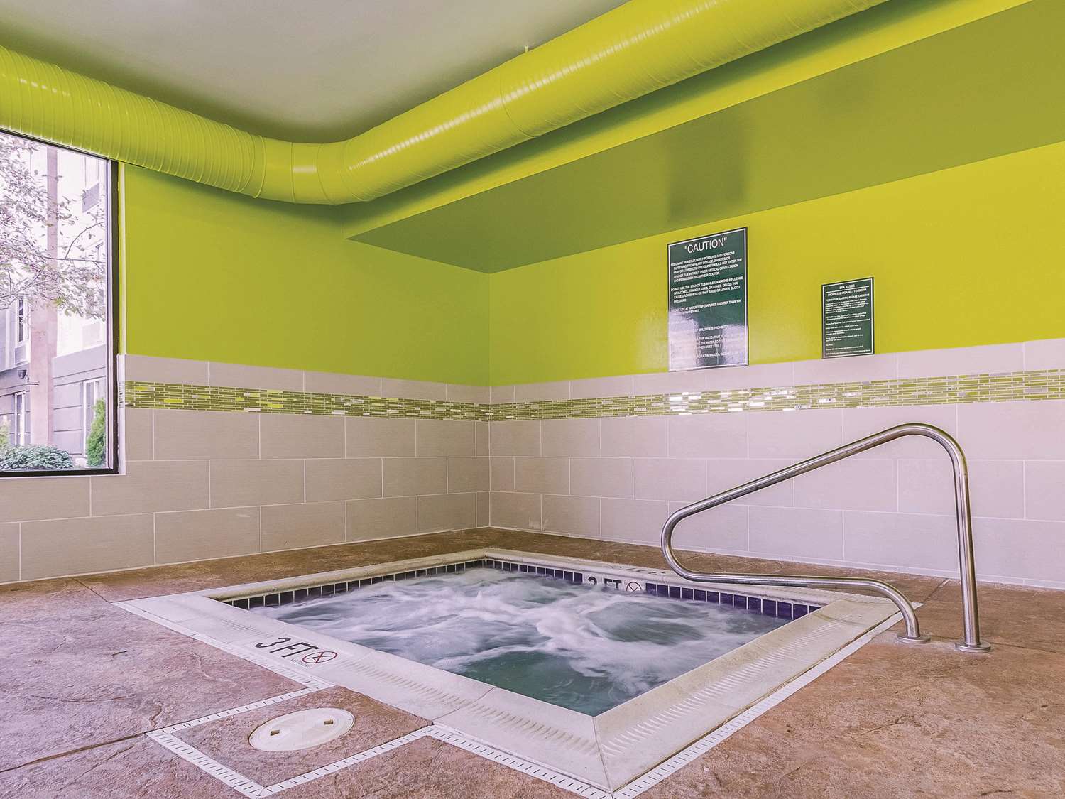 swimming pool spa