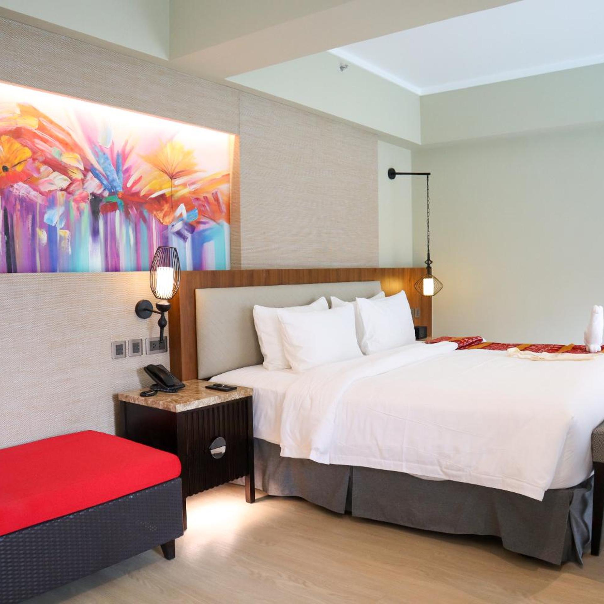 West, Junior Suite, King Bed