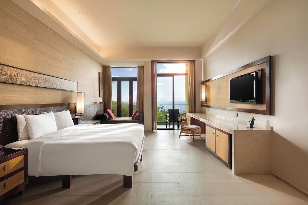 Room, King Bed, Ocean Front