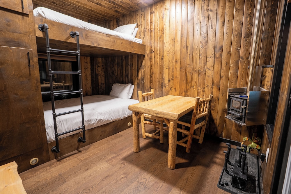 Glamping, Cabin, Bunk Bed, Queen Bed