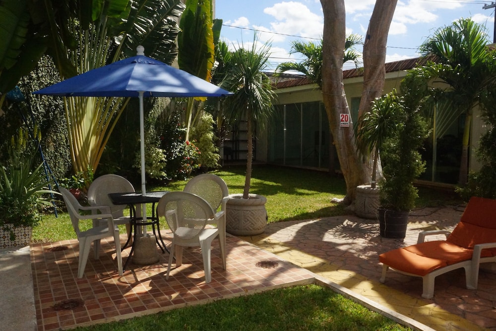 Las Dalias Inn 51/60