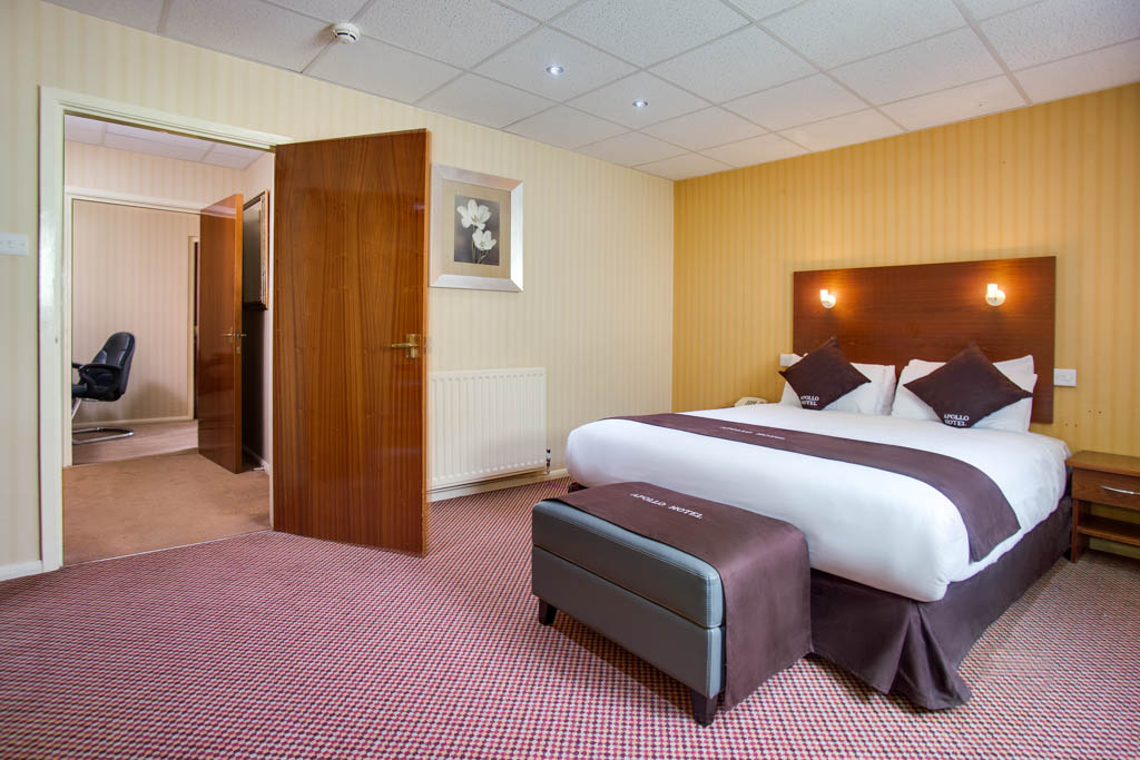 SUITE, QUEEN BED