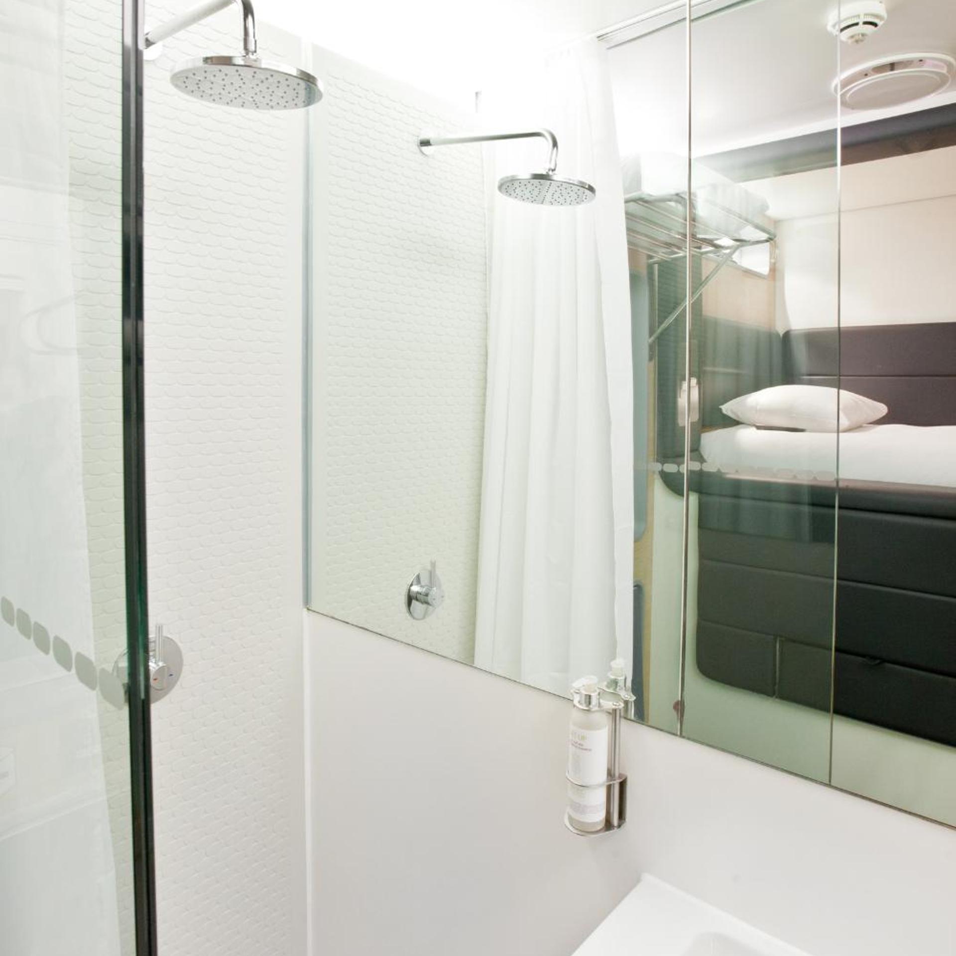 YOTELAIR Amsterdam Schiphol 55/57