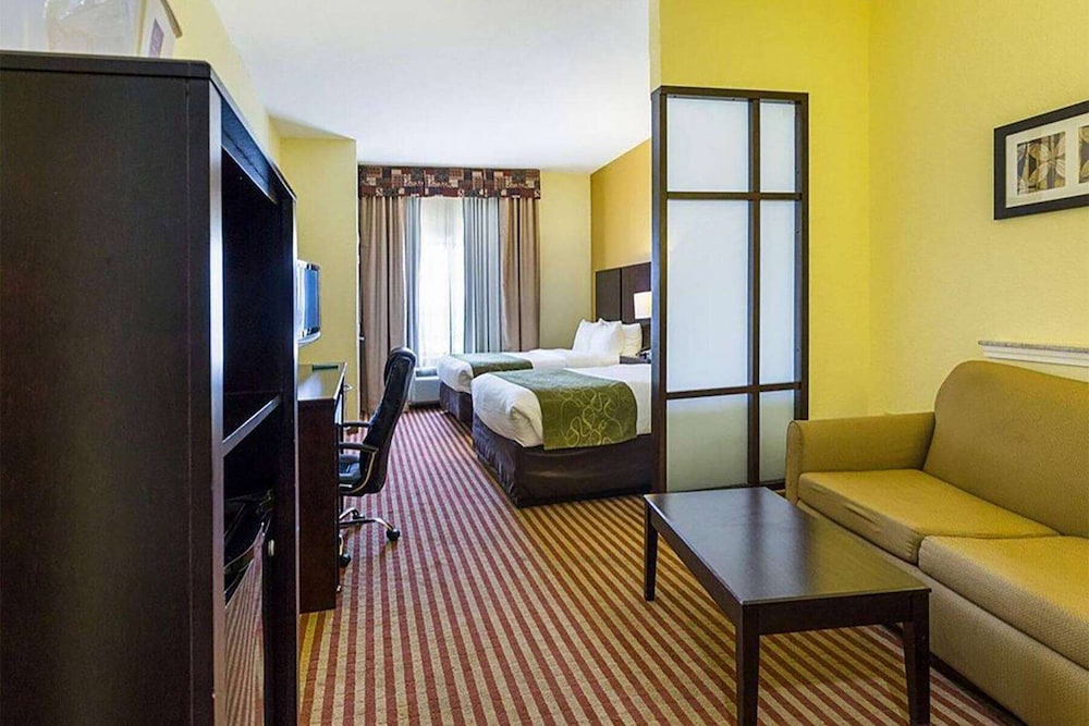 Days Inn and Suites by Wyndham Houston / West Energy Corridor 20/36