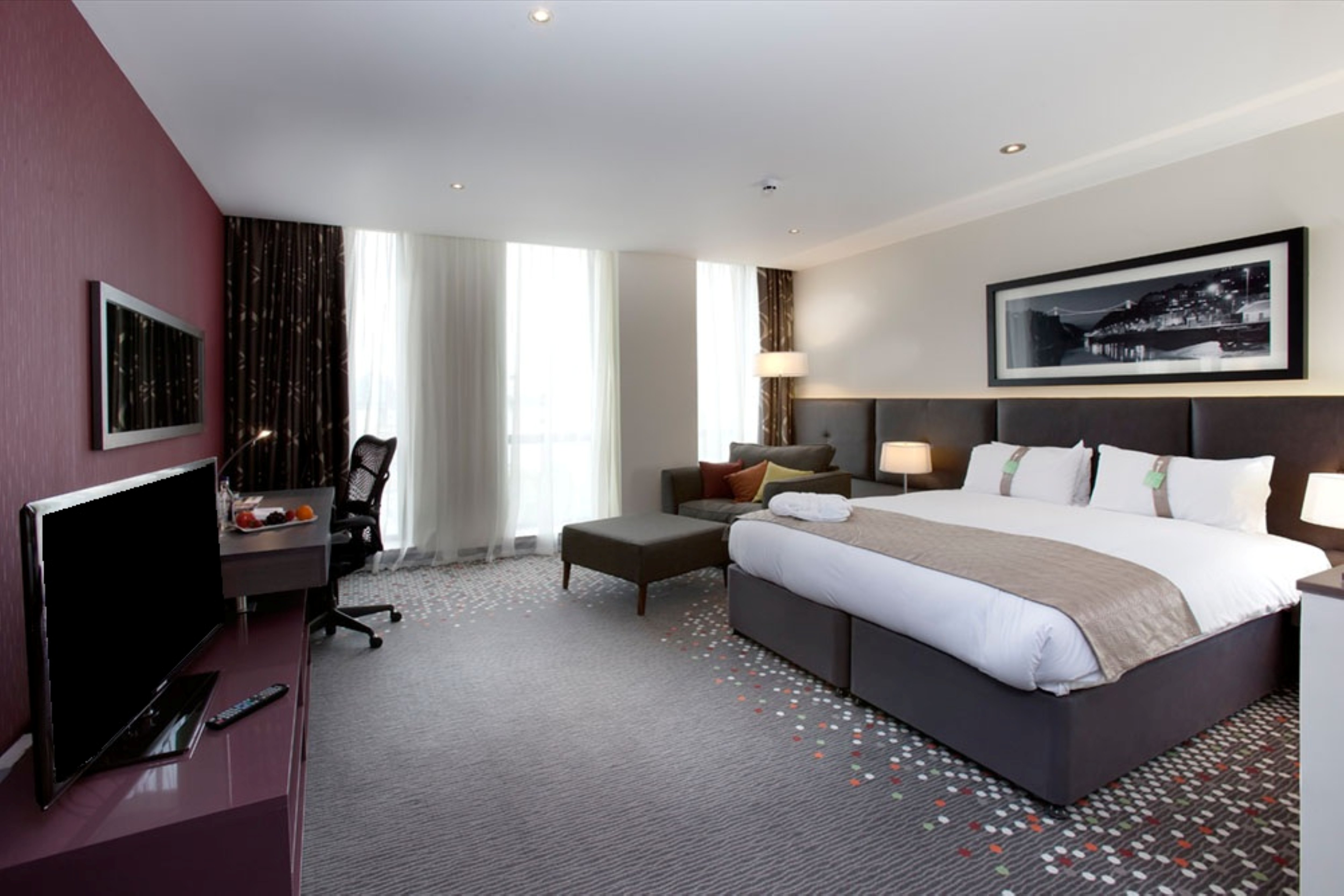 HOLIDAY INN BRISTOL CITY CENTRE 7/55