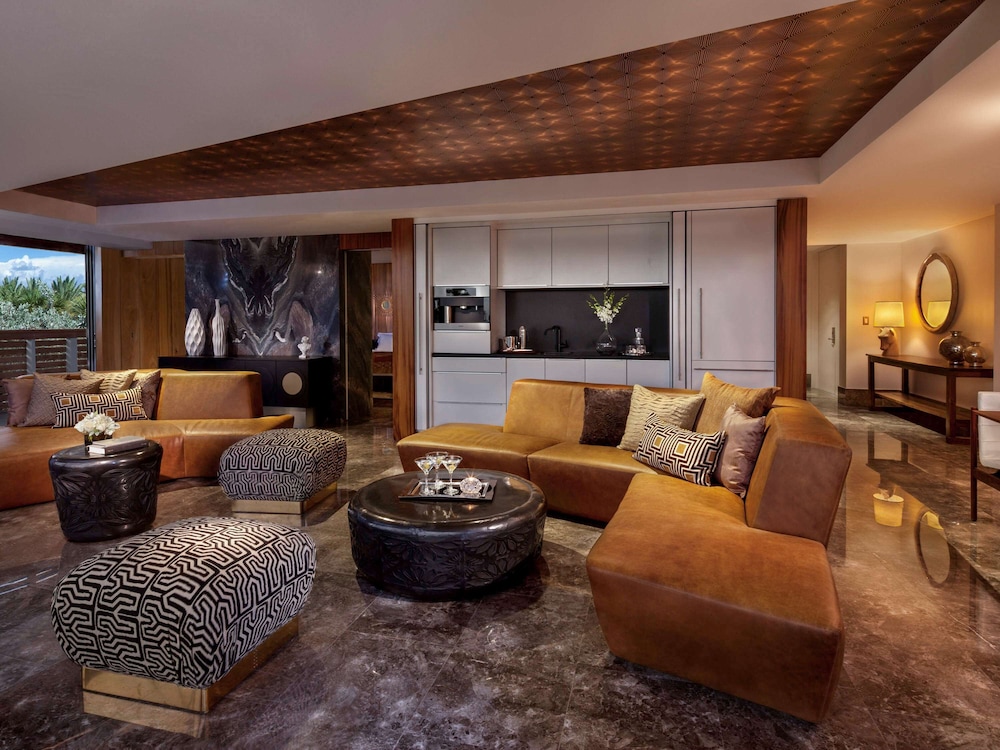 SLS South Beach Miami 24/33