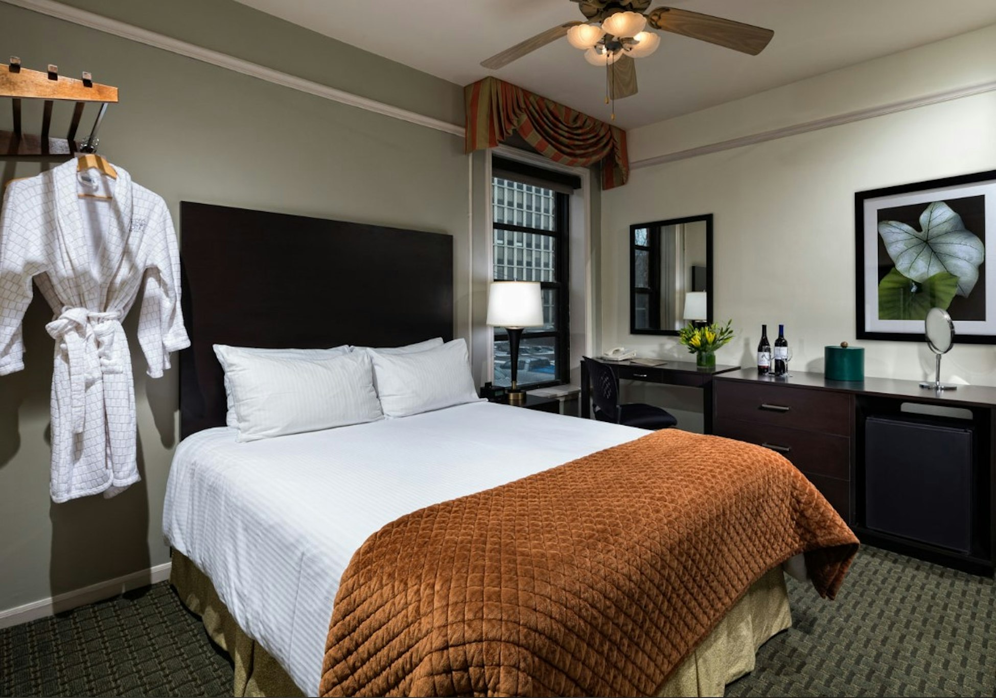 Willows Hotel 7/24