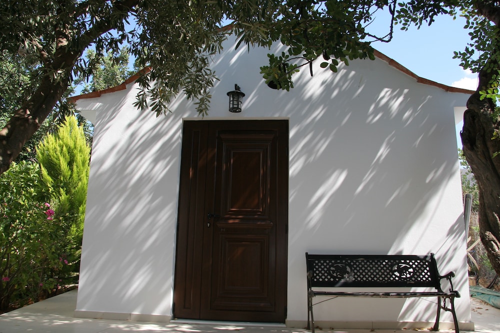 Nikos Apartments in HERSONISSOS