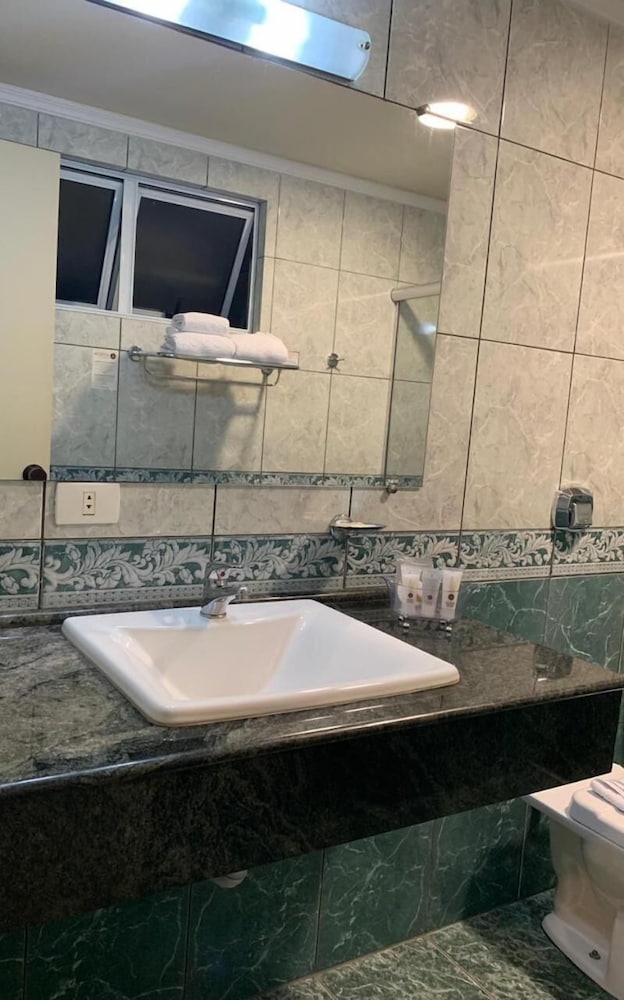 Astron Suites Sao Jose dos Pinhais 50/54