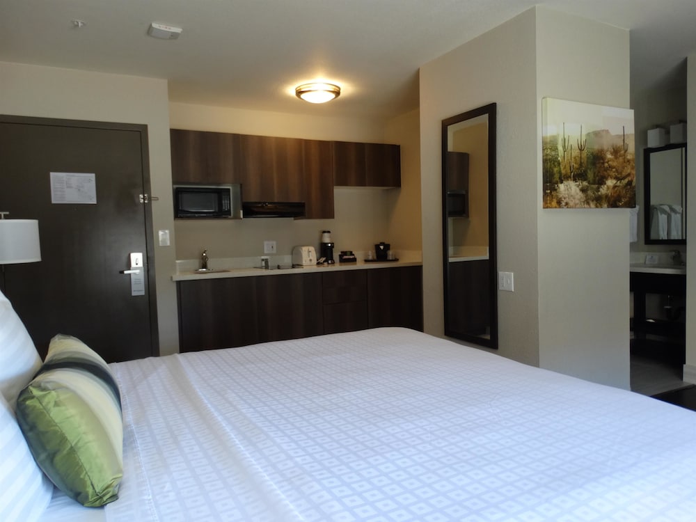 Best Western North Phoenix Hotel 8/76