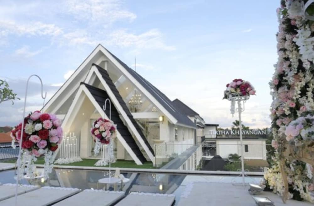 TIRTHA KHAYANGAN CANGGU 2/29