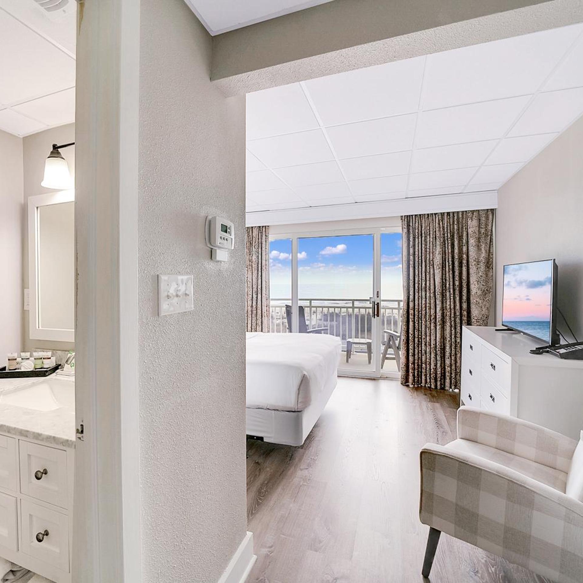 The Montreal Beach Resort 50/50