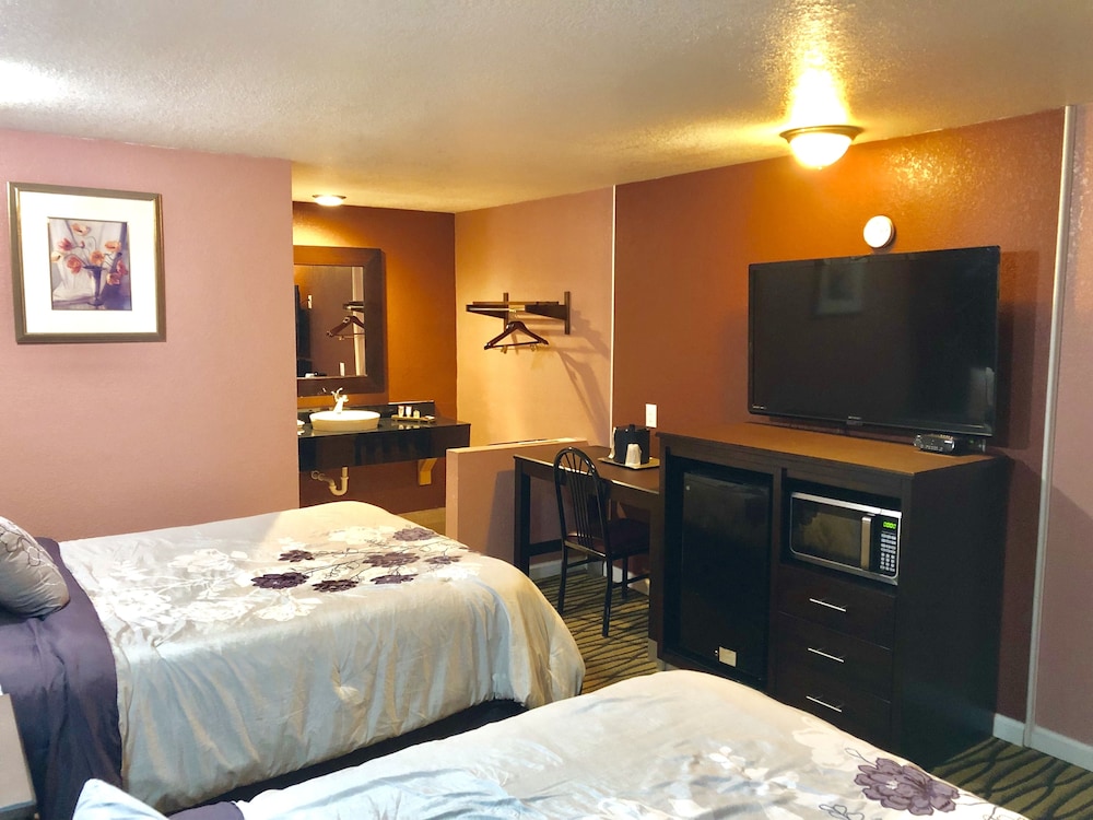ANNIE OAKLEY MOTEL OAKLEY 23/66