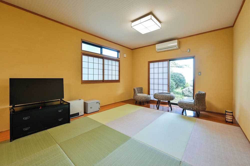 Japanese, 4 Futon Beds, Outdoor Bath, East Wing