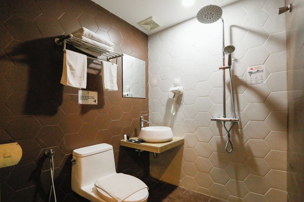 Swing & Pillows at Golden Roof Hotel Seri Iskandar, Ipoh 27/30