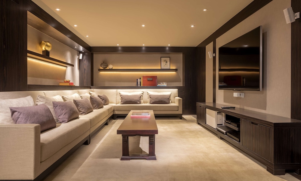 GRAND HYATT HONG KONG 48/69