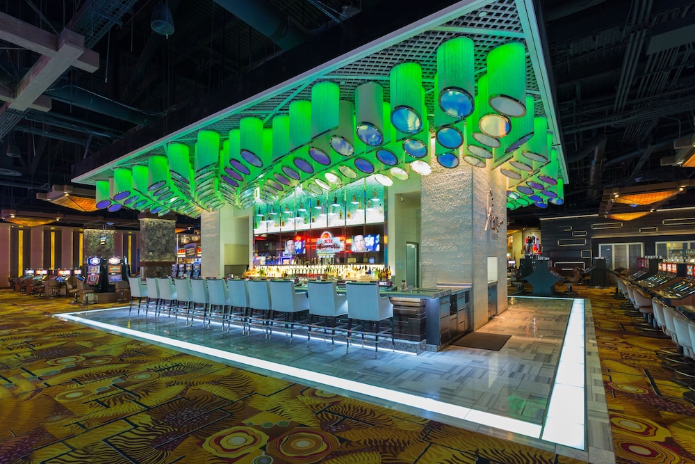 Silverton Casino Hotel 7/48