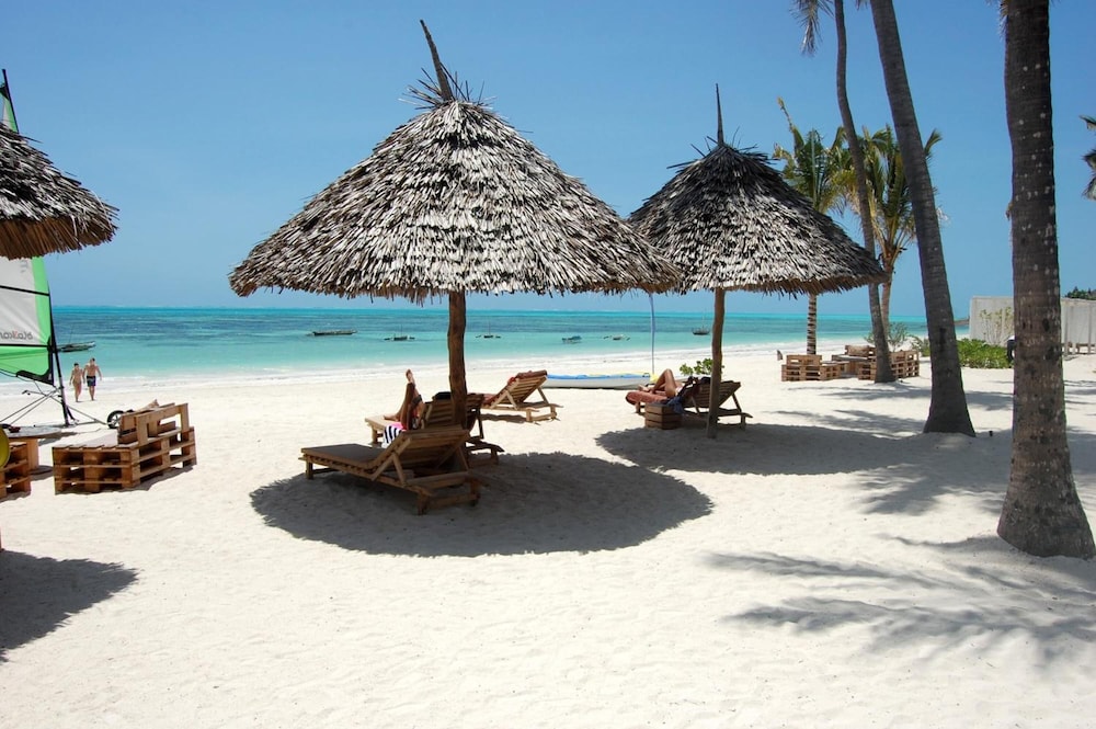 The Loop Beach Resort 64/72