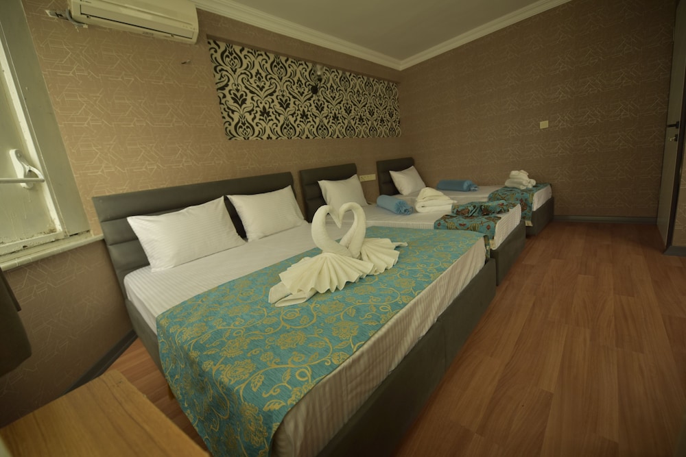 THE LUXX BOUTIQUE HOTEL 13/53