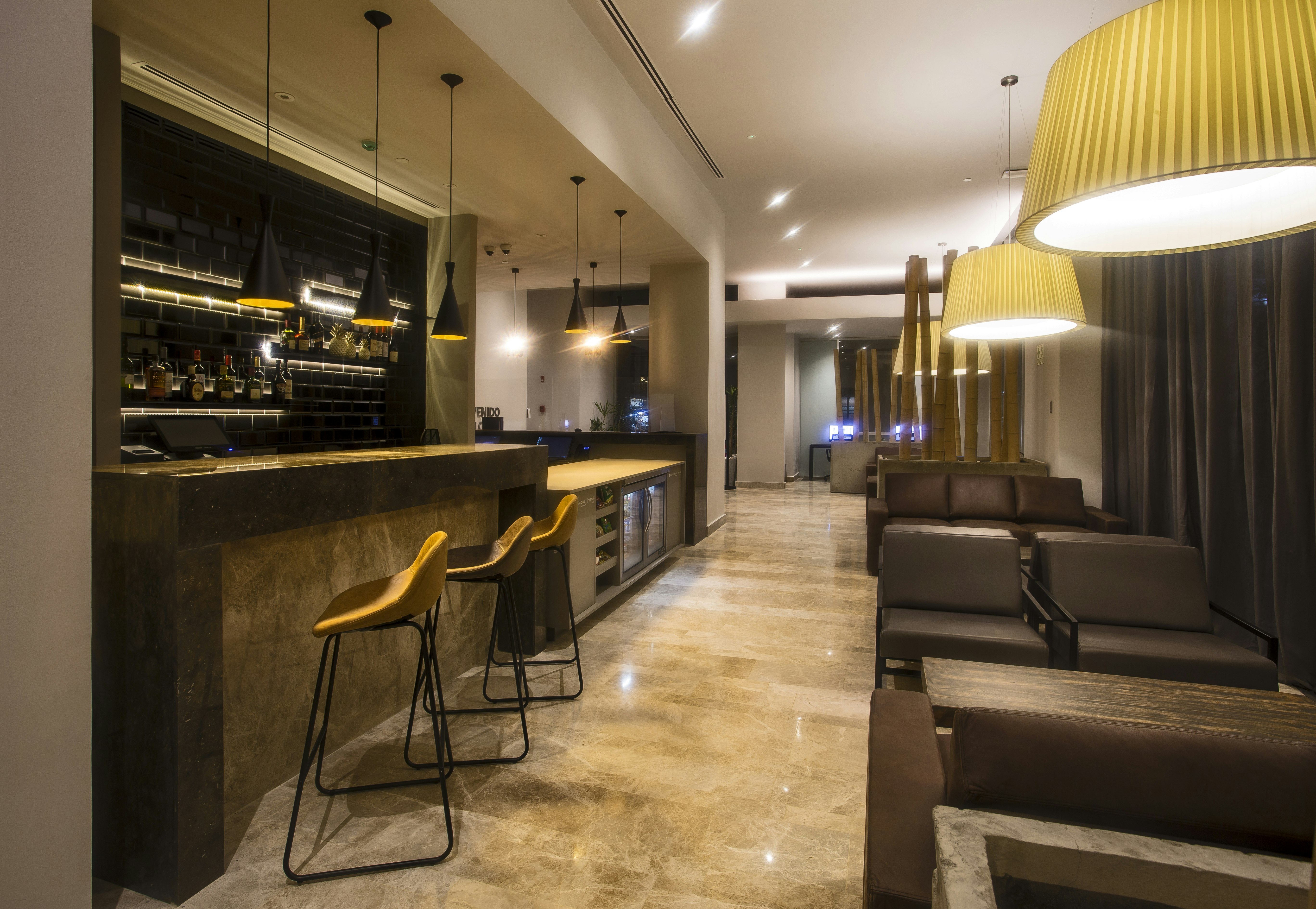 Hampton by Hilton David 30/36