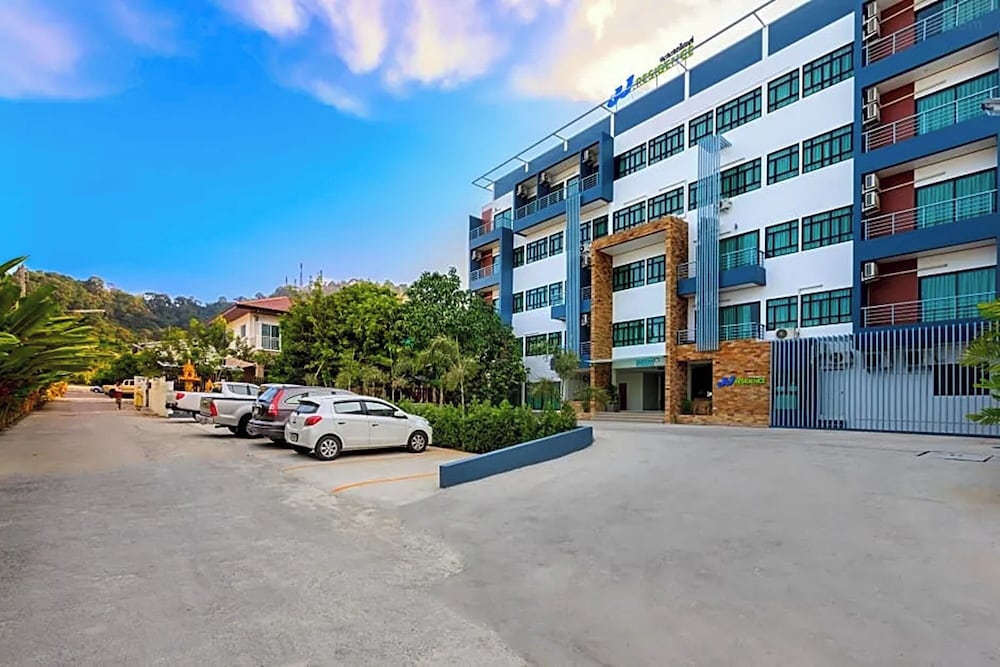 JJ Residence Phuket Town by ZUZU 34/38