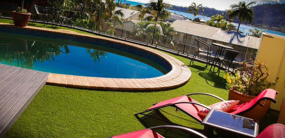 Coral Sea Vista Apartments 3/58