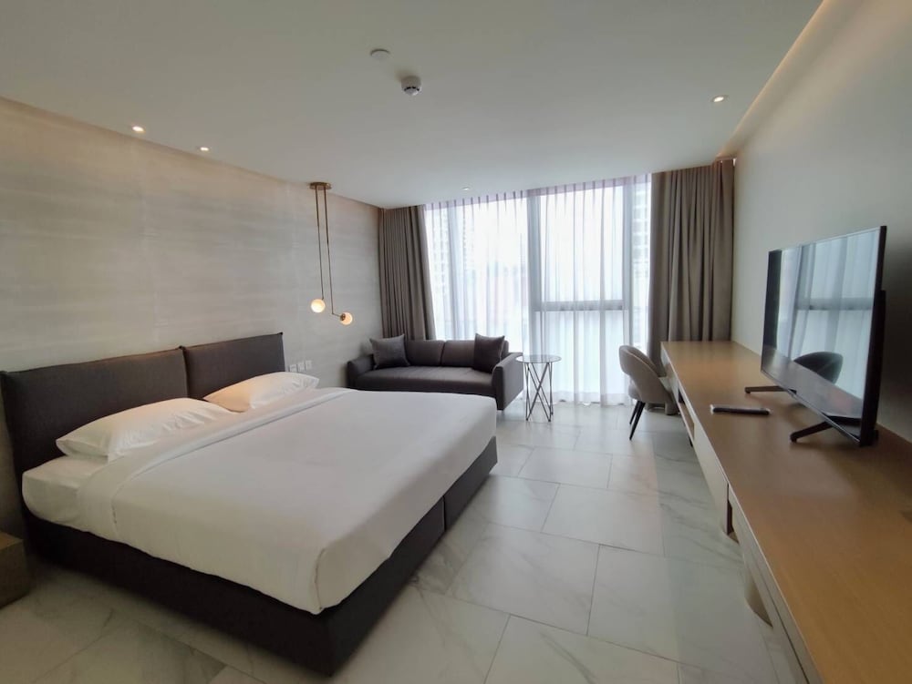 DELUXE, STUDIO, KING BED