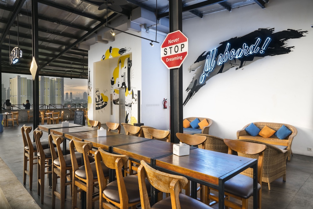 Yello Hotel Manggarai 23/32
