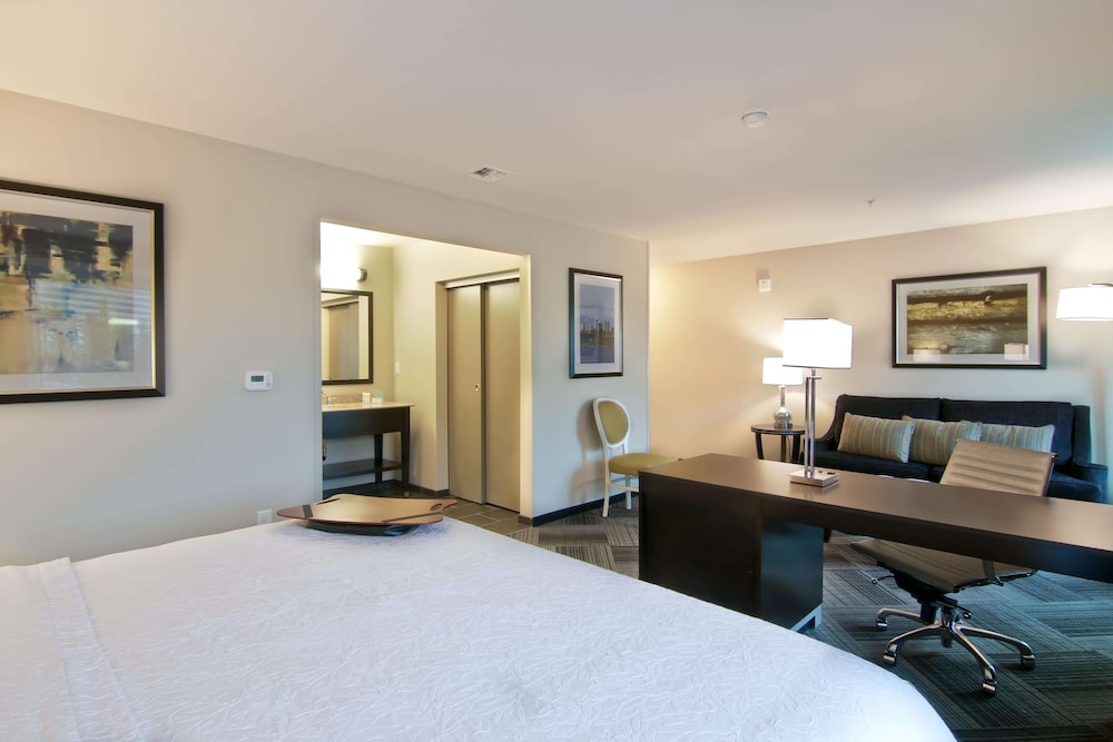 Hampton Inn Suites Bellevue Downtown Seattle Wa 21/53