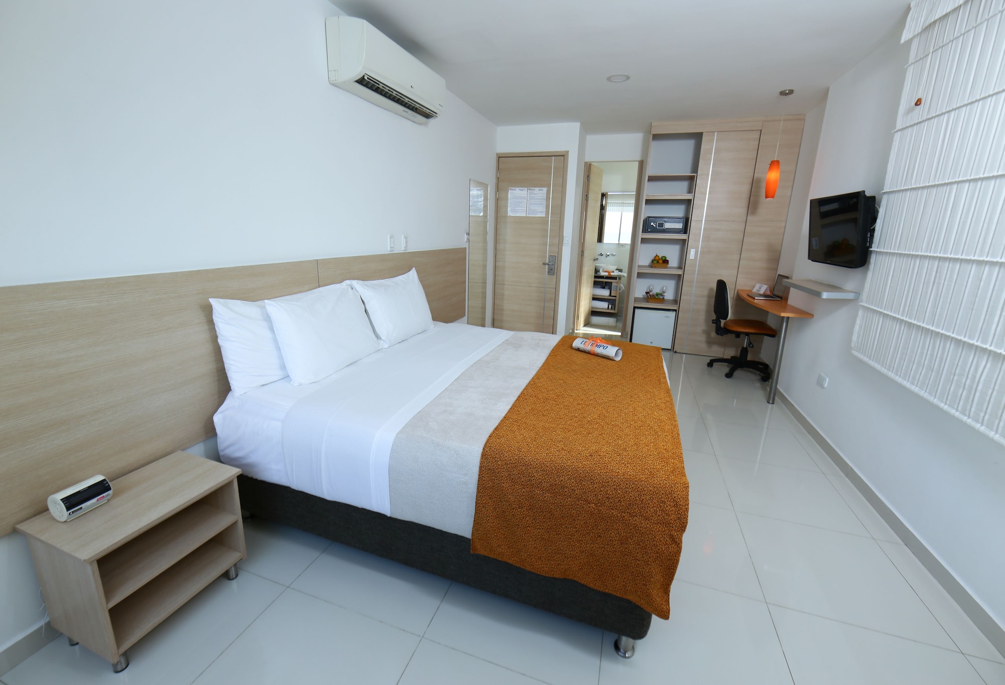 SUPERIOR, DOUBLE OR TWIN BED