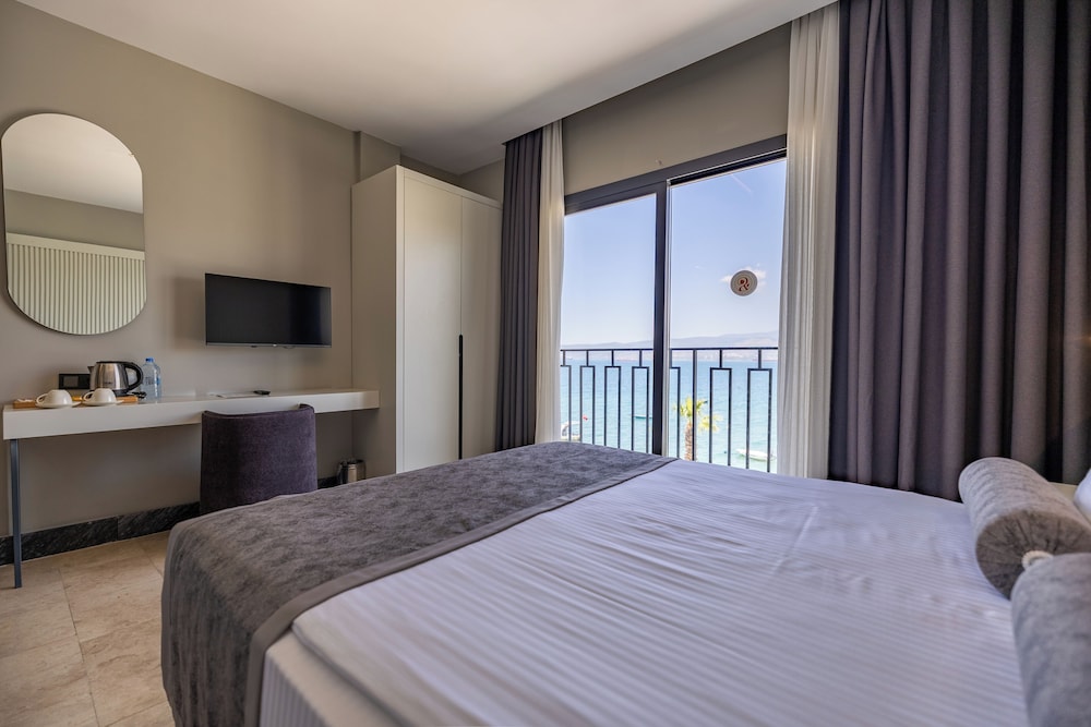 Roseira Mar Inn Luxury 25/55