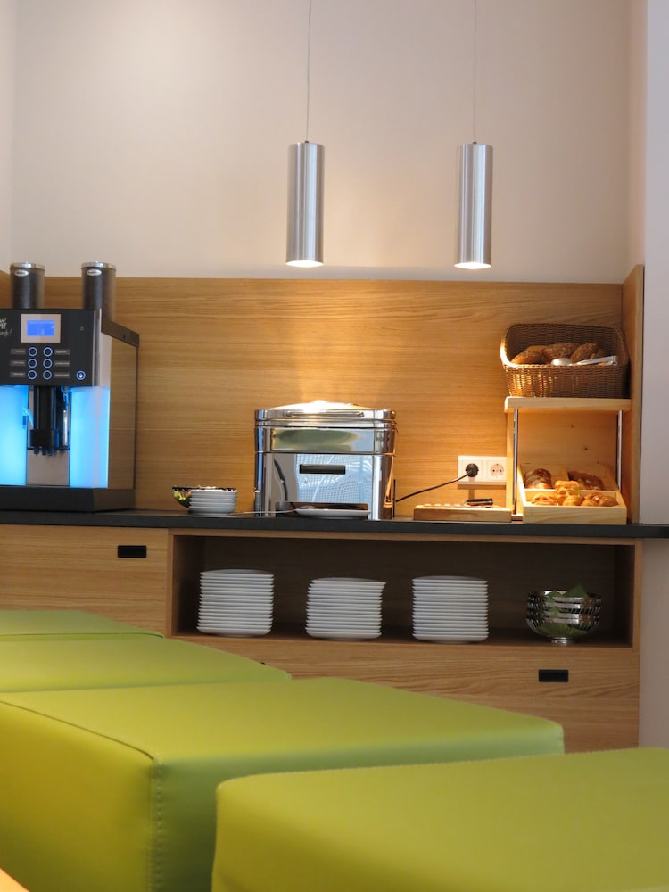 Hotel Neuthor 4/50