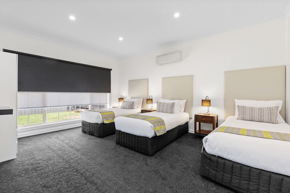 All Seasons Resort Hotel 19/66