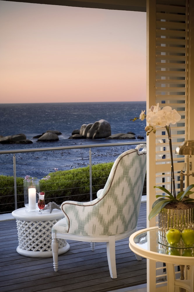 The Twelve Apostles Hotel And Spa 6/65