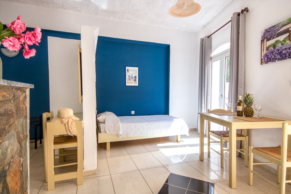 Stavros Villas and Apartments 10/46