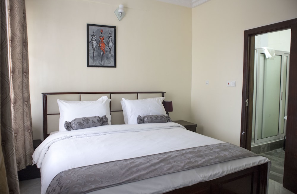 Villa Angelia Hotel 12/36