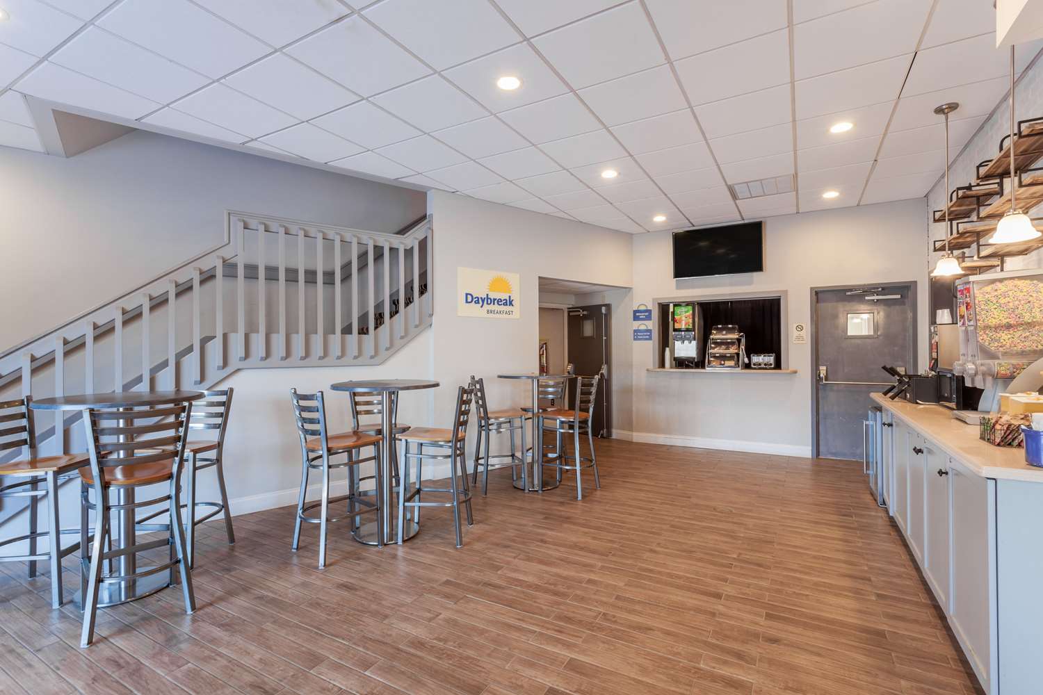 Days Inn Suites By Wyndham Lancaster Amish Country 16/28