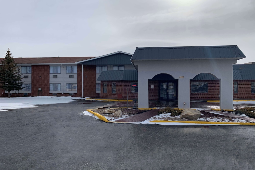 Days Inn by Wyndham Rawlins 57/64