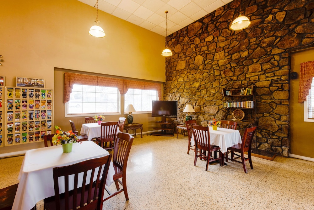 Hotel Lebanon MO I-44 23/33