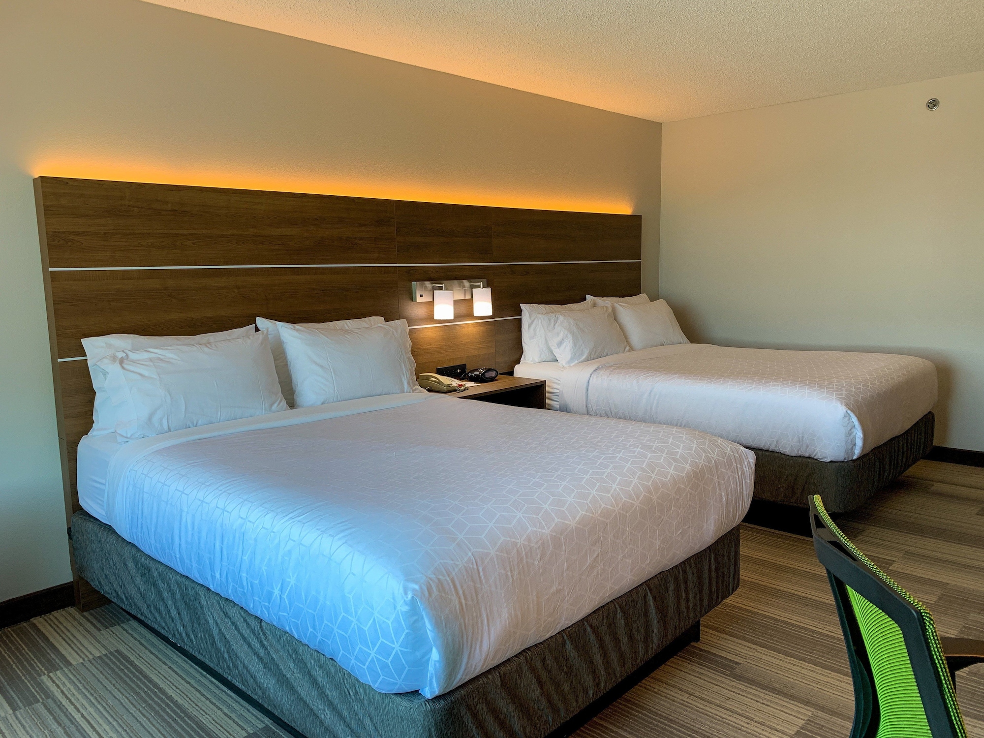 STANDARD, 2 QUEEN BEDS, ACCESSIBLE