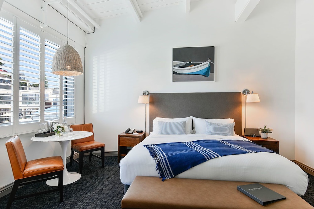 Waters Edge Hotel 16/44