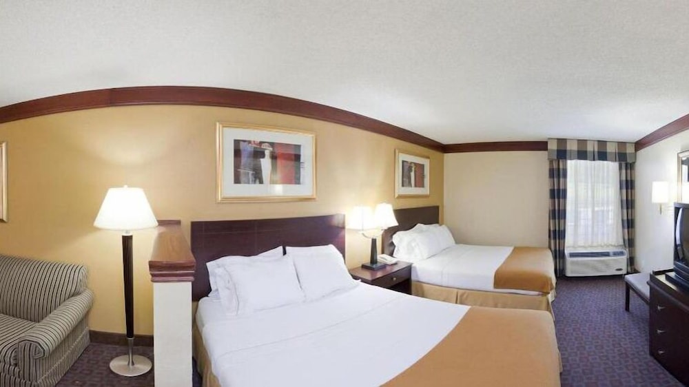 Days Inn & Suites by Wyndham Tahlequah 5/13