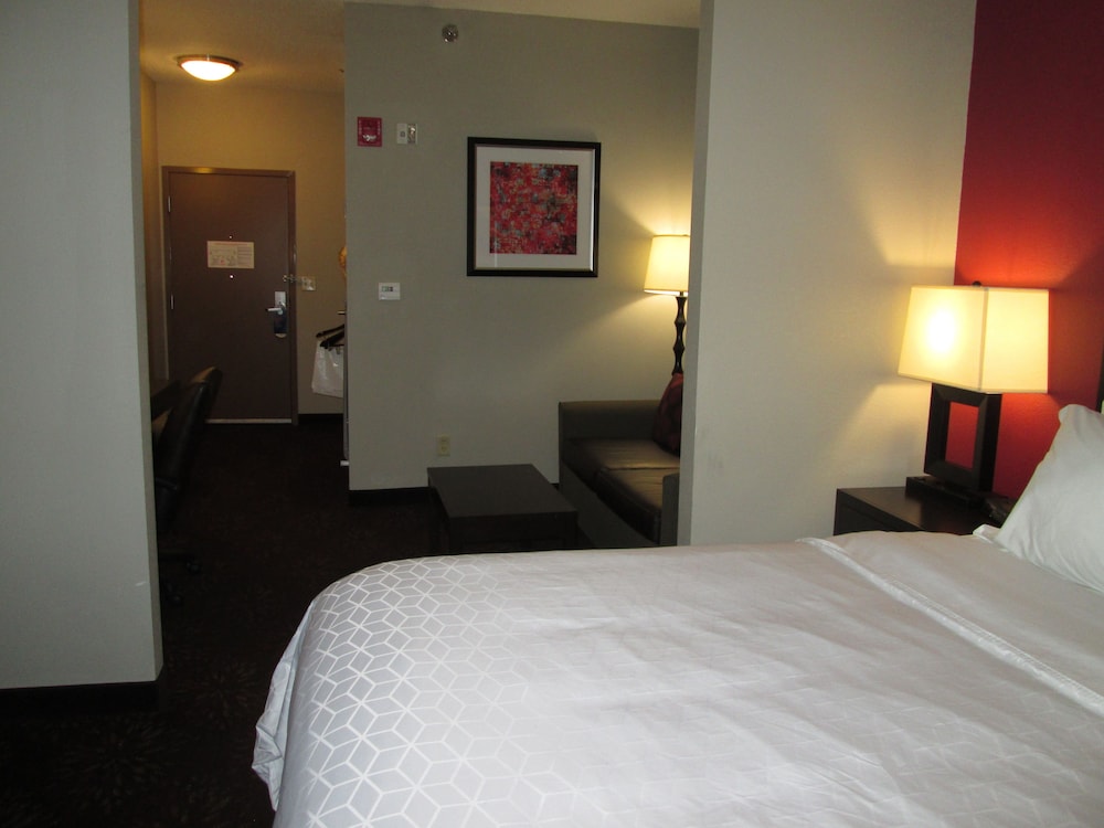 Holiday Inn Express Cloverdale(Greencastle) 8/59