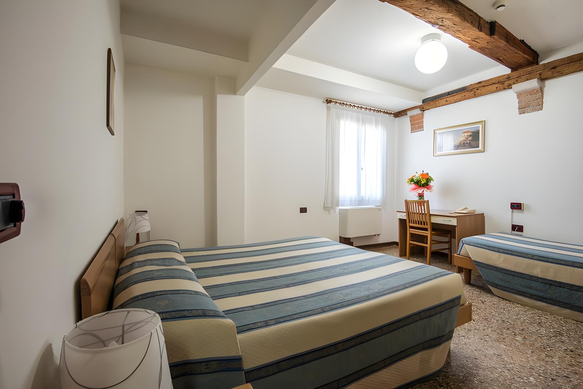 ROOM, TRIPLE