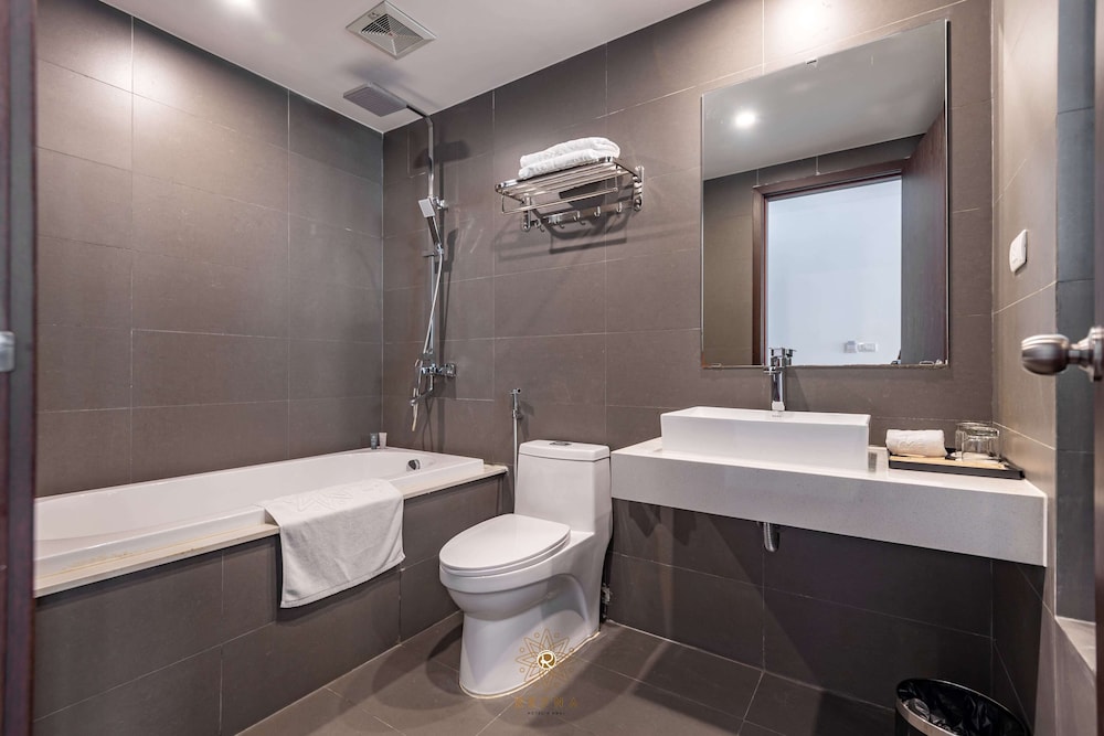 Reyna Hotel Hanoi 49/50
