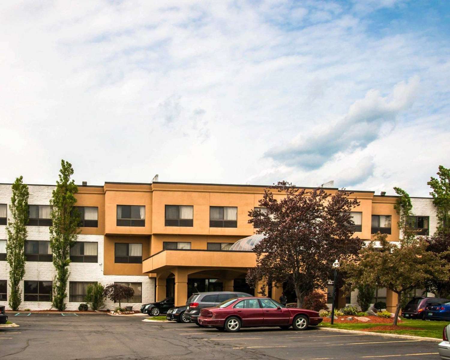 American Inn & Suites Waterford 12/13