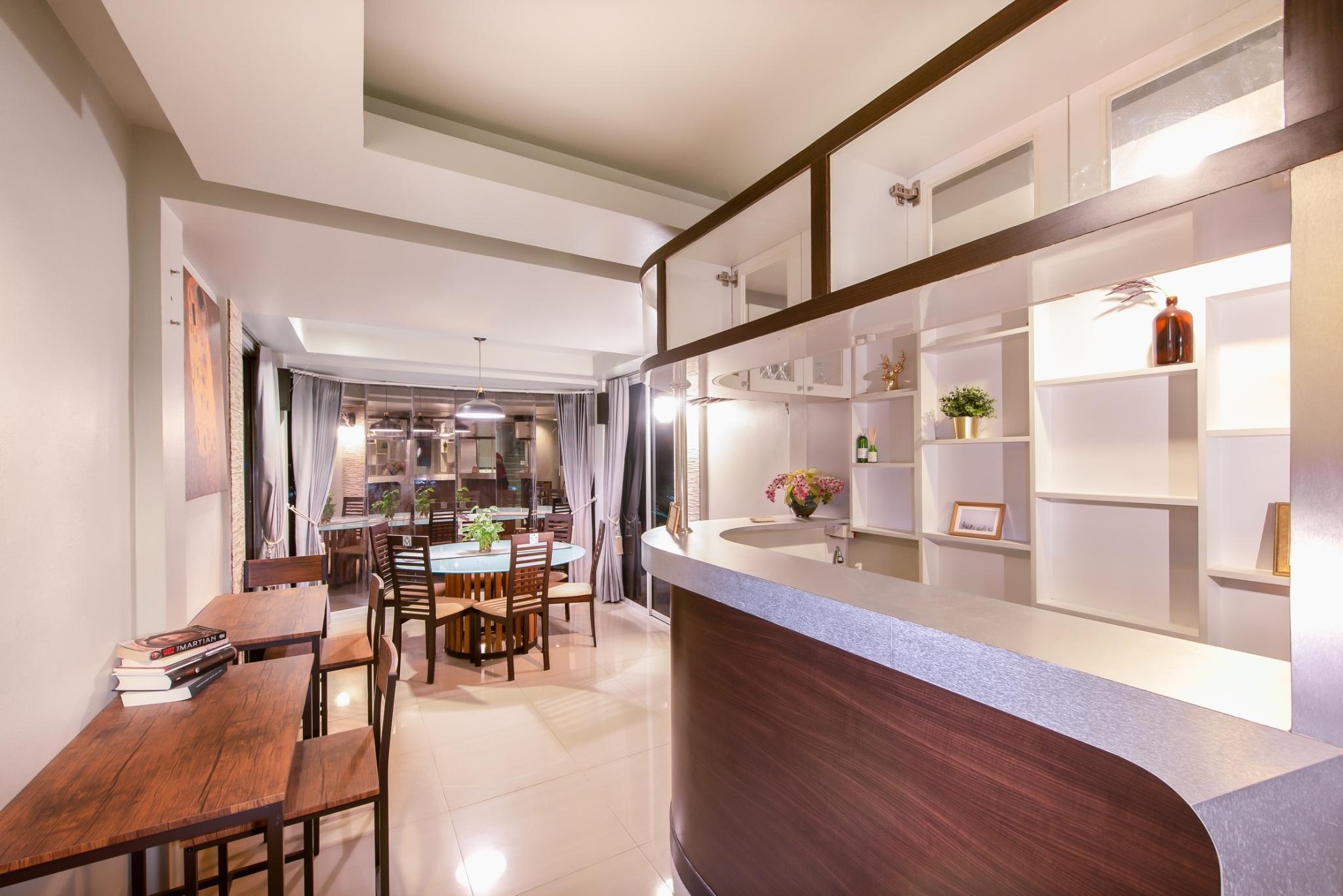 Majestic View Hotel 30/34