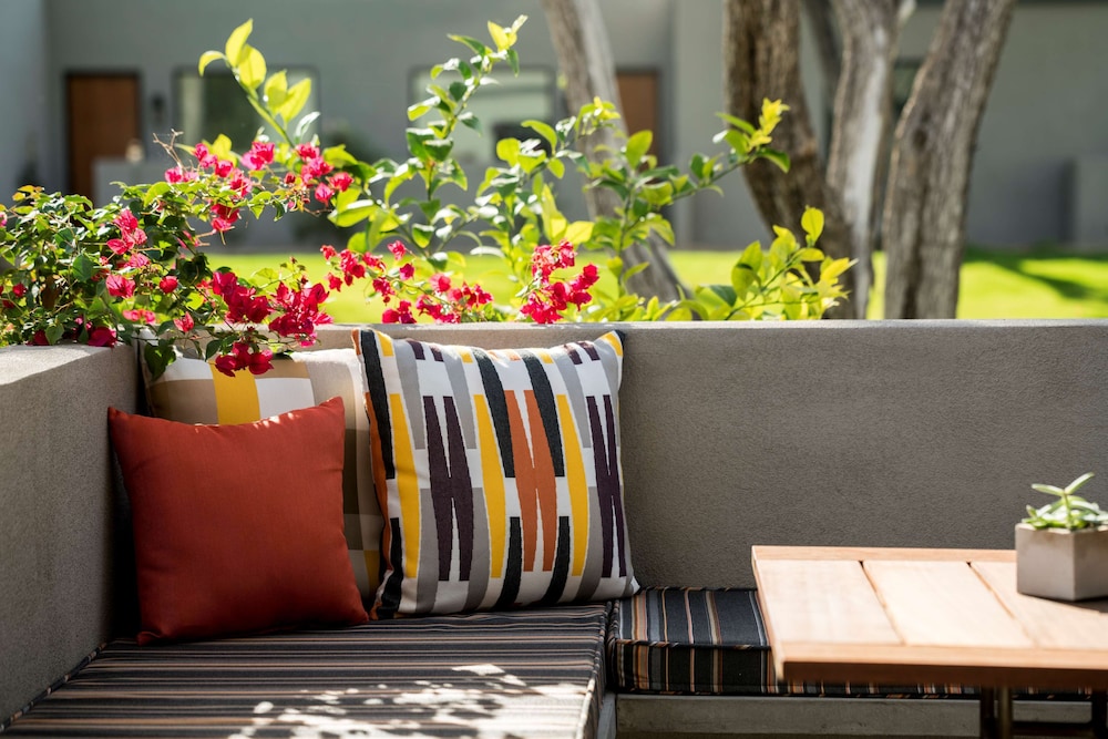 Andaz Scottsdale Resort And Bungalows 10/77