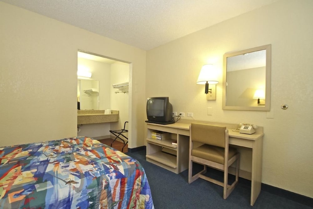 Motel6 Mesa, AZ - South 26/47