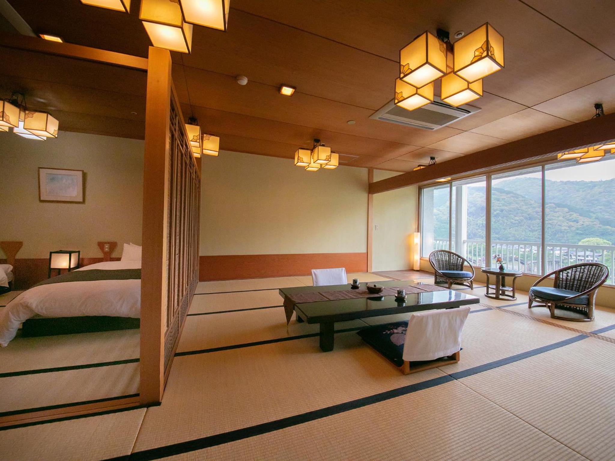 Room, Twin Beds, with View